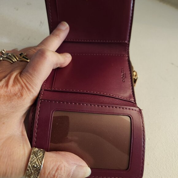 Like New Womens Trifold with Zip Signature Wallet - Picture 7 of 7